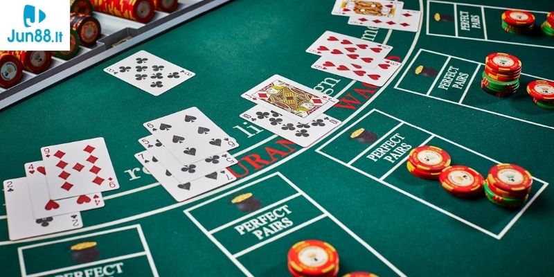 Cách chơi Blackjack đặt cược và tính điểm