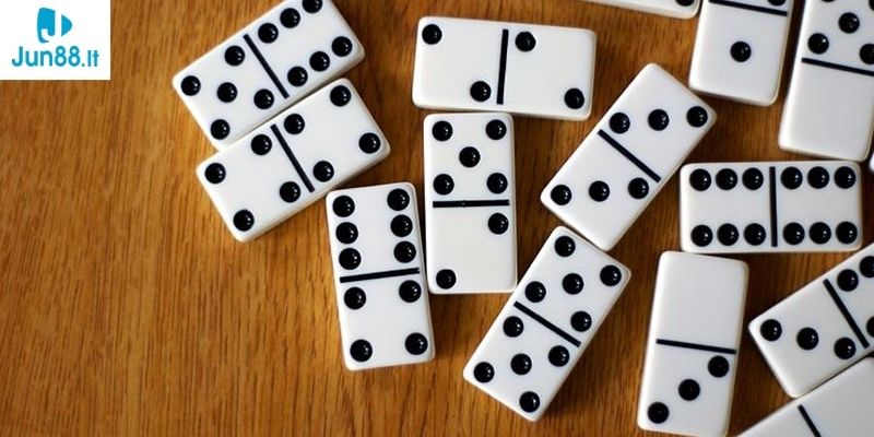 Game Domino QQ là gì? Chơi game này có dễ không?
