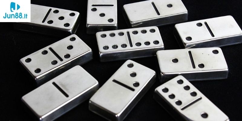Domino QQ là một tựa game tương đối dễ chơi và dễ thắng